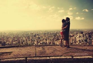 幸福有时候只需要一个台阶