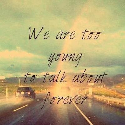 为什么年轻的我们不幸福？