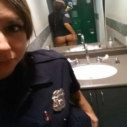 拍照的时候注意一下镜头好吗