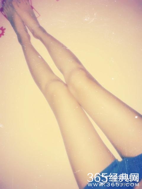 乐队主唱居然是九头身美女 宅男还在等什么赶紧守护妹子