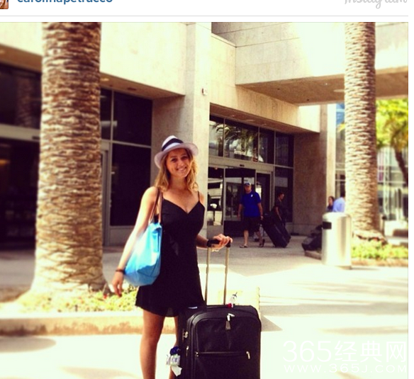 生命中有许多无可避免的难题，这时候“出走”就是一个放松心灵的最好选项。而对编辑而言，旅行已经是生活中不可缺少的一部分，如果你也都有以下症状，恭喜你加入“旅行成瘾症”的一员！