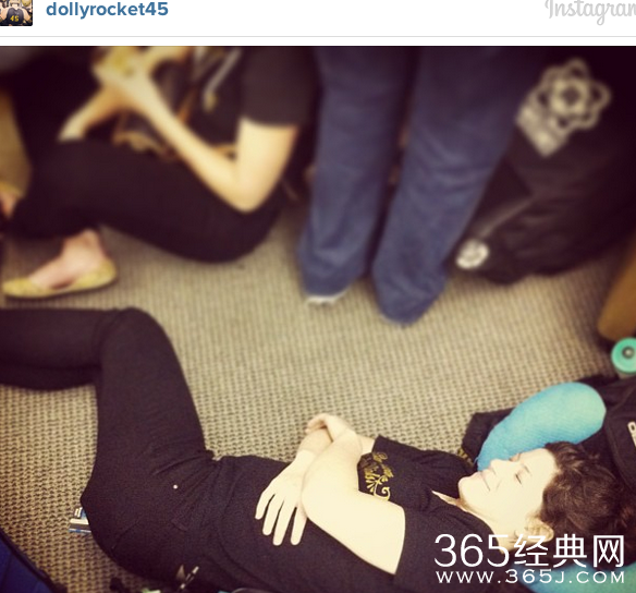 生命中有许多无可避免的难题，这时候“出走”就是一个放松心灵的最好选项。而对编辑而言，旅行已经是生活中不可缺少的一部分，如果你也都有以下症状，恭喜你加入“旅行成瘾症”的一员！