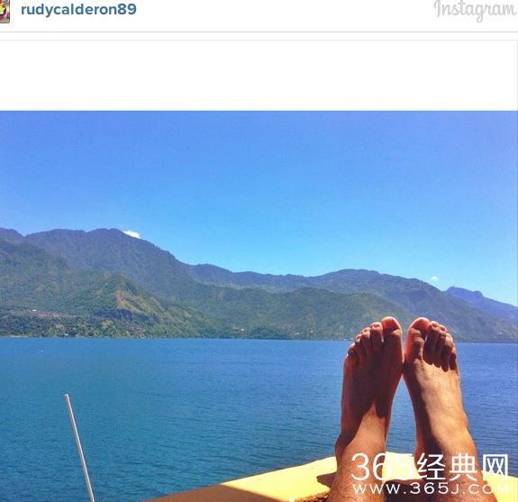 生命中有许多无可避免的难题，这时候“出走”就是一个放松心灵的最好选项。而对编辑而言，旅行已经是生活中不可缺少的一部分，如果你也都有以下症状，恭喜你加入“旅行成瘾症”的一员！