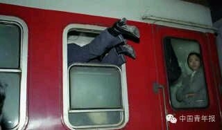 泪奔！在回家路上那些感动的瞬间