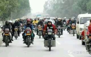 泪奔！在回家路上那些感动的瞬间