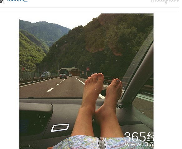 生命中有许多无可避免的难题，这时候“出走”就是一个放松心灵的最好选项。而对编辑而言，旅行已经是生活中不可缺少的一部分，如果你也都有以下症状，恭喜你加入“旅行成瘾症”的一员！