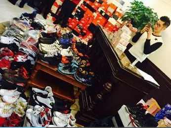 男子当掉283双篮球鞋 换得180万元交婚房首付