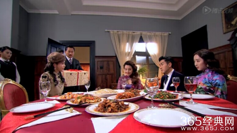 《千金女贼》第29集预告内容介绍  白狼左拥右抱蒋心吃醋