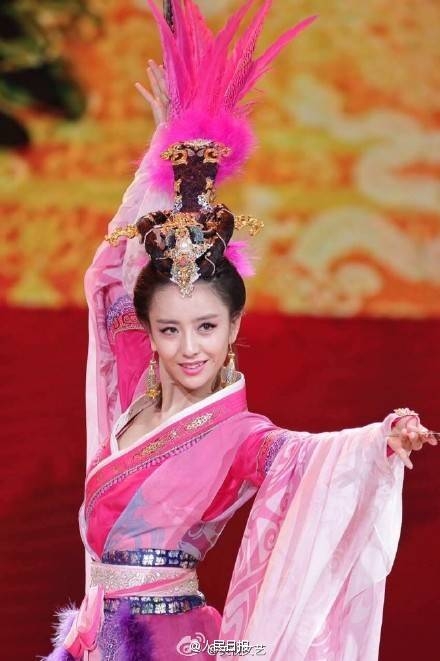 颜值爆表！四大“小鲜肉”和四大美女春晚彩排照曝光