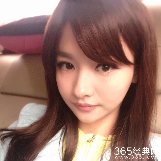 传电竞女主播年薪千万 私房照曝光