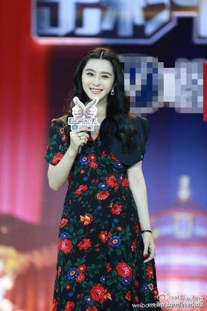 李晨出席活动无名指惊现戒指_李晨跟范冰冰真的订婚了吗_365经典网