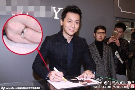 李晨出席活动无名指惊现戒指_李晨跟范冰冰真的订婚了吗_365经典网