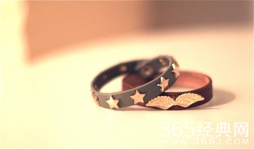 10句话让你明白爱情，戳中你心底最柔软的地方