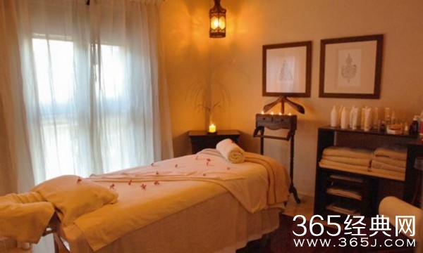 世界各国情人节奇葩活动