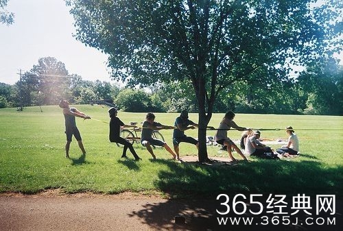 励志故事：你越出色小城市面目就越可憎