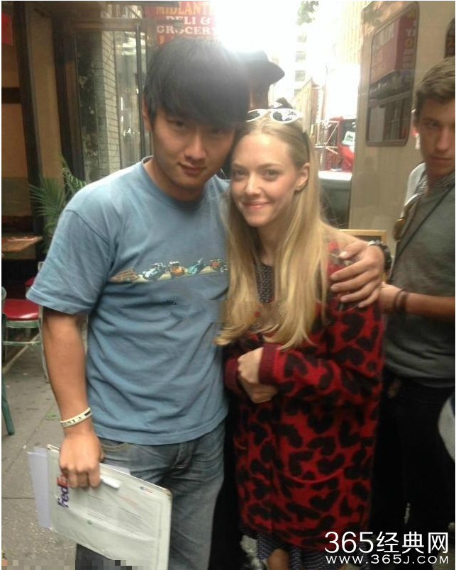 纽约合影帝走红网络