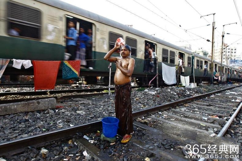 印度再现开挂列车_印度铁路拥挤不堪政府将加大投资_365经典网