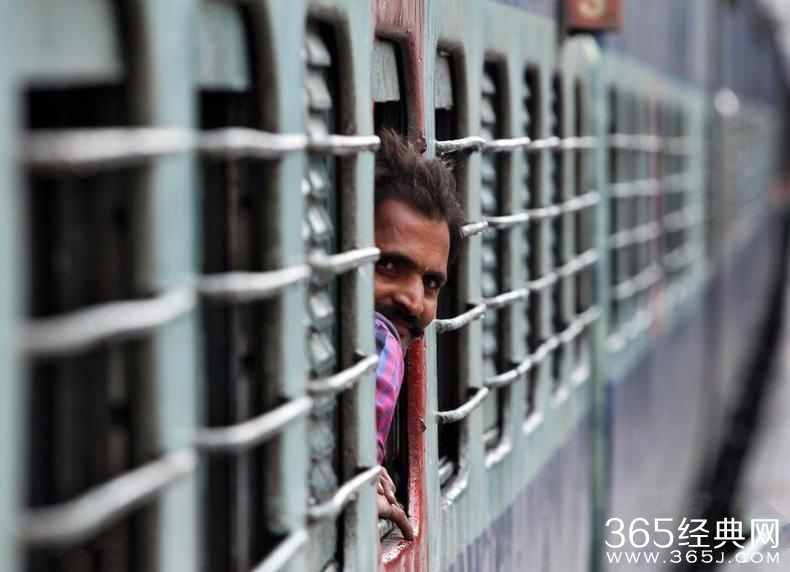 印度再现开挂列车_印度铁路拥挤不堪政府将加大投资_365经典网