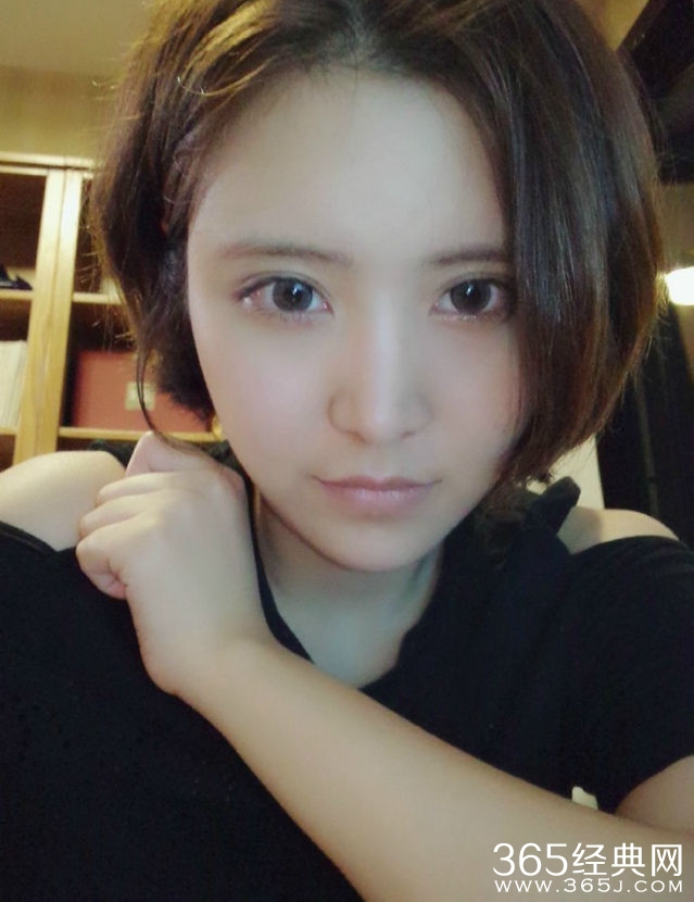 游戏美女主播受网友追捧 被誉为电竞届的贾玲