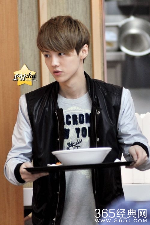 EXO走进快乐大本营 成员出道前后惊人对比照公开