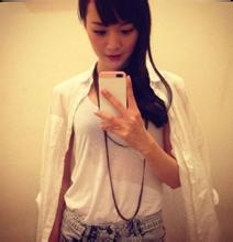 北影学霸校花李依伊走红