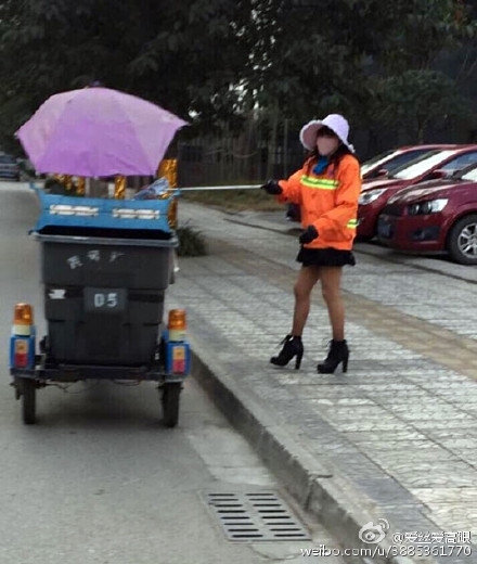 环卫姐穿黑丝短裙代班_揭秘环卫姐的时尚下班生活_365经典网