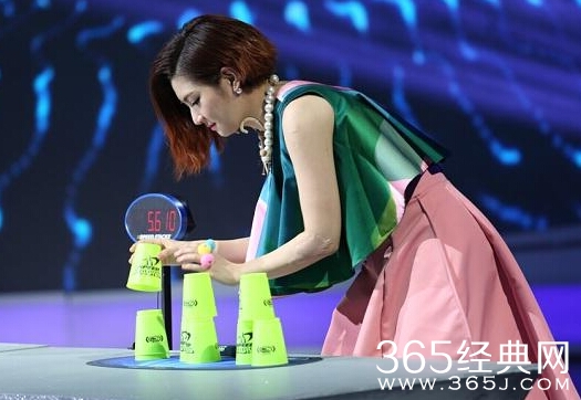 Selina参加超级战队什么时间播出 玩叠杯赢任重