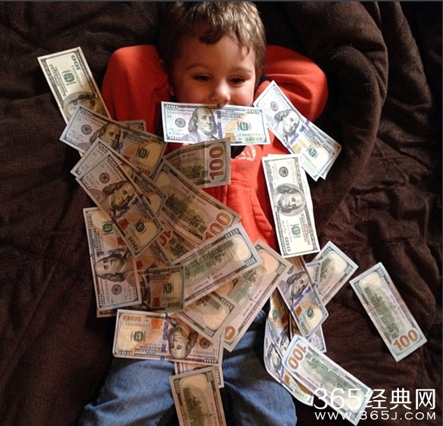 土豪宝宝晒奢侈生活照