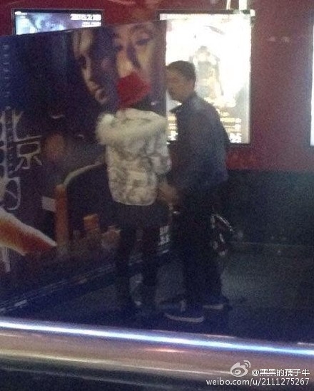  网传刘强东给奶茶妹妹一亿聘礼_奶茶妹商场选戒指_365经典网