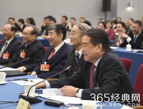 建行行长说银行是弱势群体总理都笑了_银行自称弱势群体属撒娇行为_365经典网