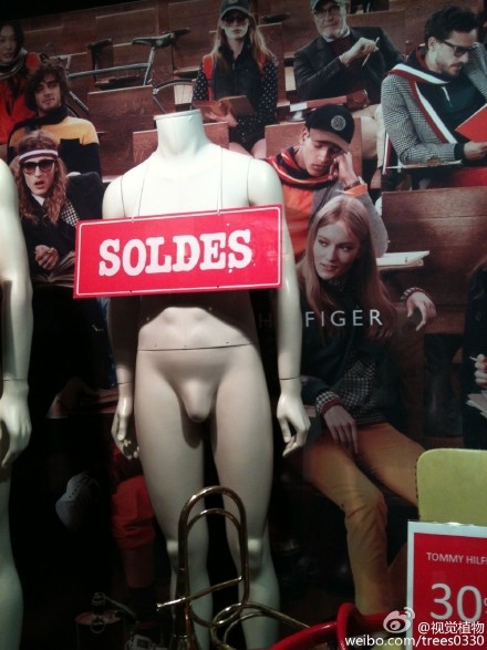 影院男模遭少妇扒光_黑袜红裙饥渴少妇挡不住_365经典网