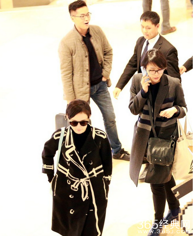 孙俪戴黑超霸气逛商场_邓超变成娘娘的贴身护卫_365经典网