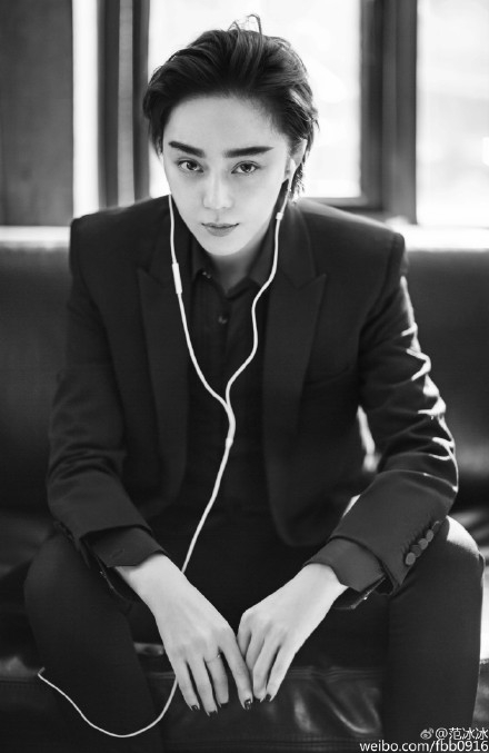 范冰冰晒黑白中性帅照_彻底变身为范爷_365经典网