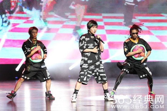 2015年湖南卫视元宵喜乐会大张伟《超市神曲》歌词介绍图片