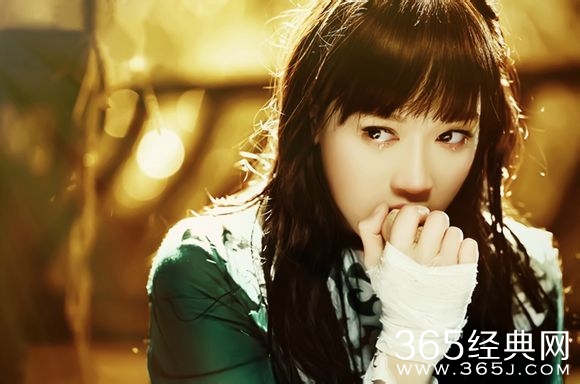 《锦绣缘华丽冒险》中陈老师的怀表有什么秘密 为什么要送到上海教堂图片