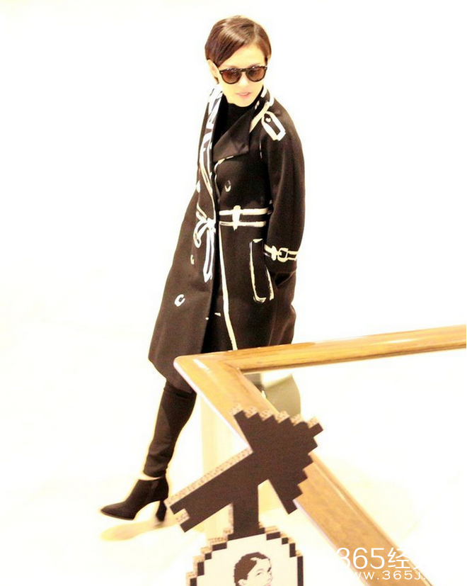 孙俪戴黑超霸气逛商场_邓超变成娘娘的贴身护卫_365经典网