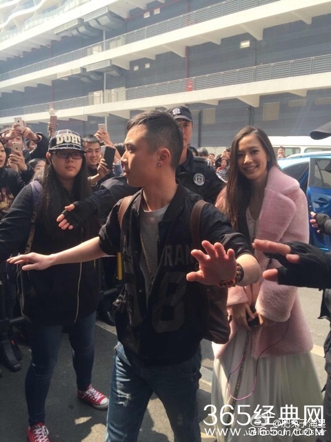 《奔跑吧兄弟2》第一期录制花絮:范冰冰携韩庚cosplay