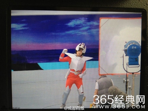 《奔跑吧兄弟2》第一期录制花絮:范冰冰携韩庚cosplay