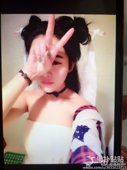 妹子晒古装自拍 小性感的尺度把握的相当有分寸啊