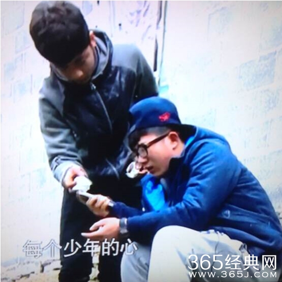 变形计崔子千无名指上的戒指怎么回事_崔子是有女朋友了吗_365经典网