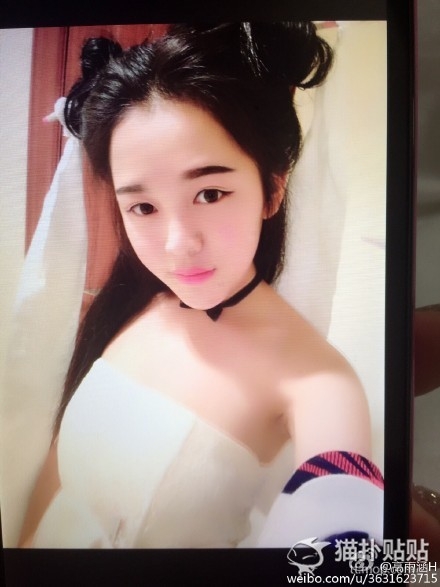 妹子晒古装自拍 小性感的尺度把握的相当有分寸啊