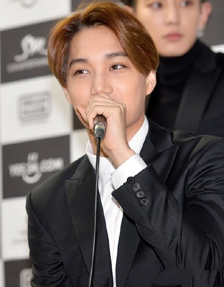 韩男团EXO成员KAI演唱会现场受伤: KAI演唱会受伤始末大起底---365经典网