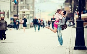 追我女朋友的那家伙！