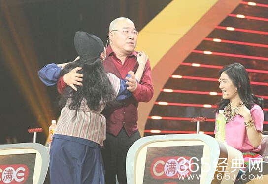 郭德纲英达遭选手鸟姑强吻现场照片_鸟姑个人资料照片_365经典网