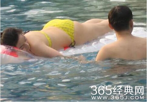 王学兵范冰冰鸳鸯浴亲密照遭热搜 范冰冰和王学兵同居了吗