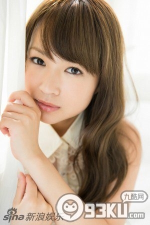 日本女星谷泽恵里香遭揉胸视频及个人资料