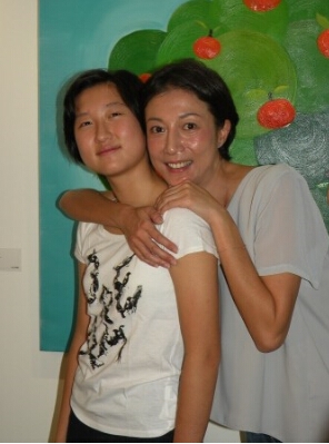 小龙女遭母亲吴绮莉虐待受伤照片曝光_吴绮莉虐待女儿照片曝光_365经典网