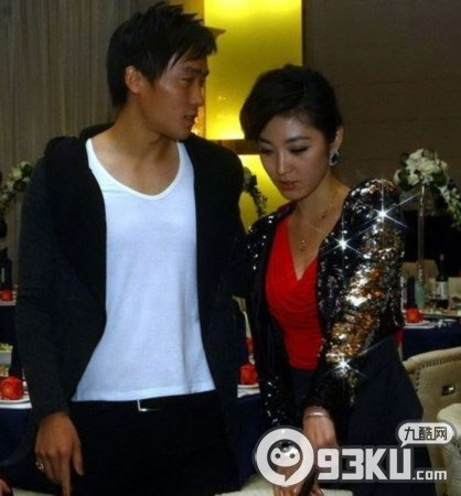 315晚会主持人谢颖颖的老公是谁？谢颖颖个人资料和没戴罩照片