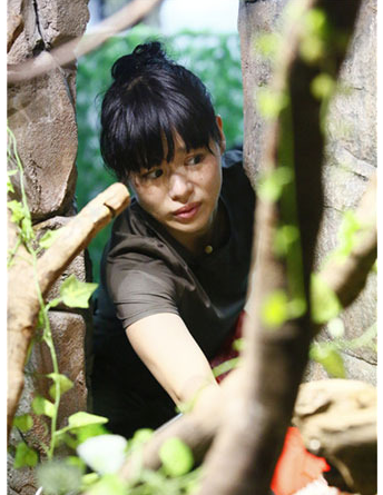 《奇妙的朋友》给蛇做清洁　