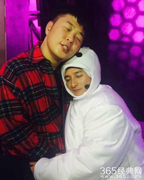 李晨郑凯贾玲录制快乐大本营是哪一期播出_李晨郑凯贾玲合影齐变大白_365经典网